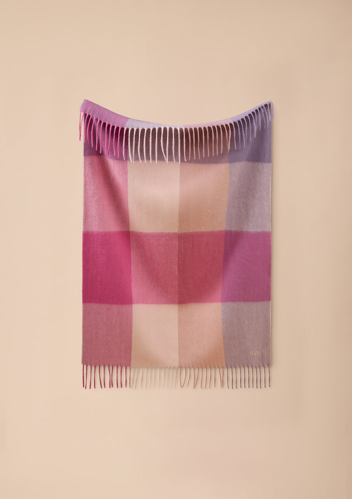 Babydecke aus Lammwolle, Rosa Blockkaro