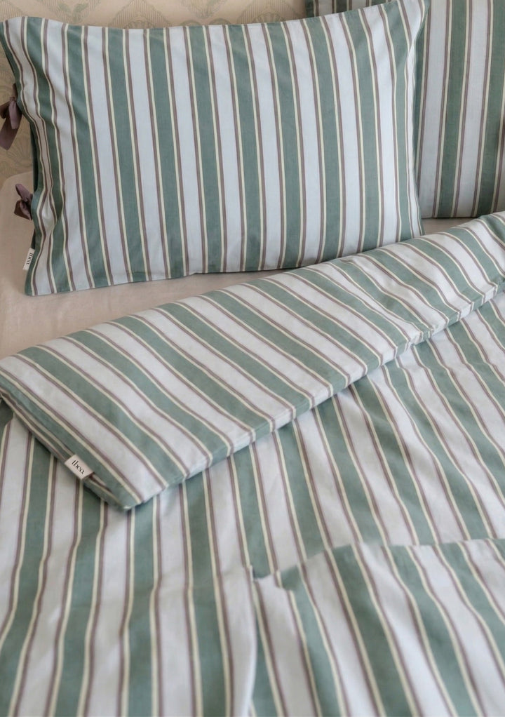 Pair of Cotton Pillowcases in Blue Stripe
