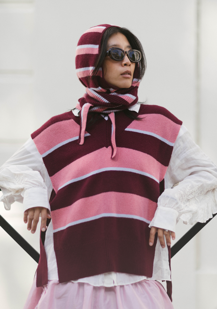 Cagoule en laine mérinos TBCo x Liu à rayures bordeaux