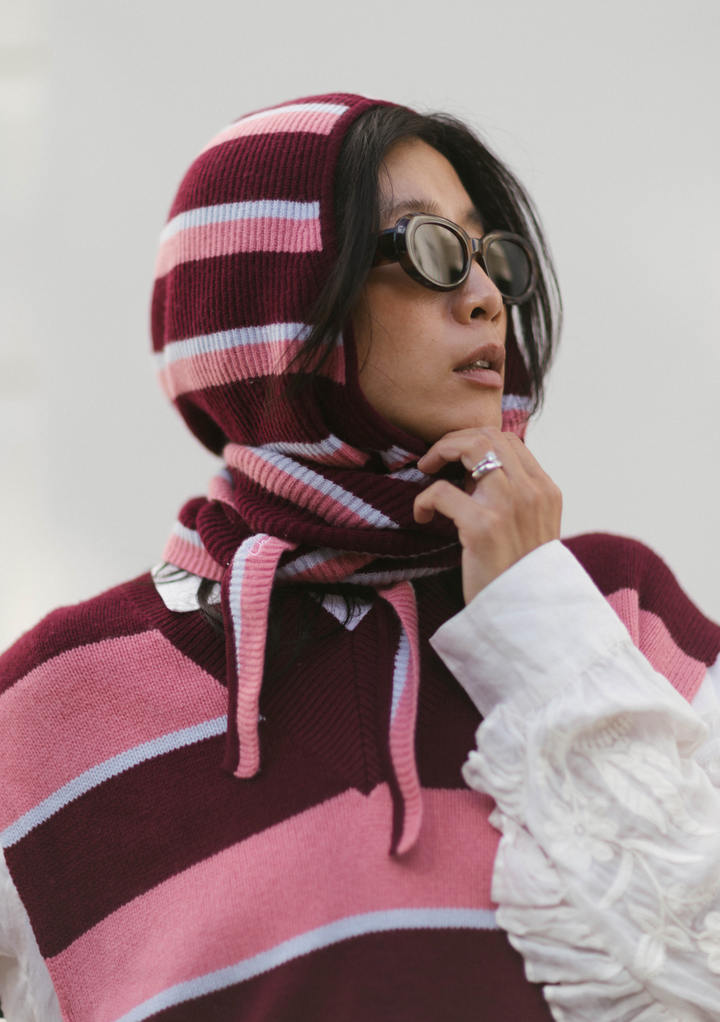 Cagoule en laine mérinos TBCo x Liu à rayures bordeaux