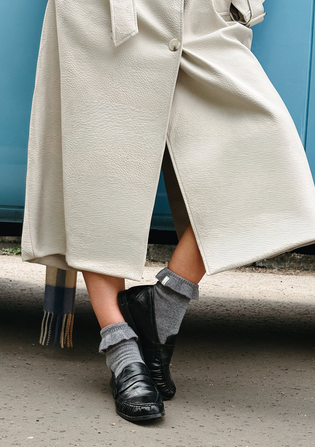 Merino Wool Socks in Charcoal Frilly