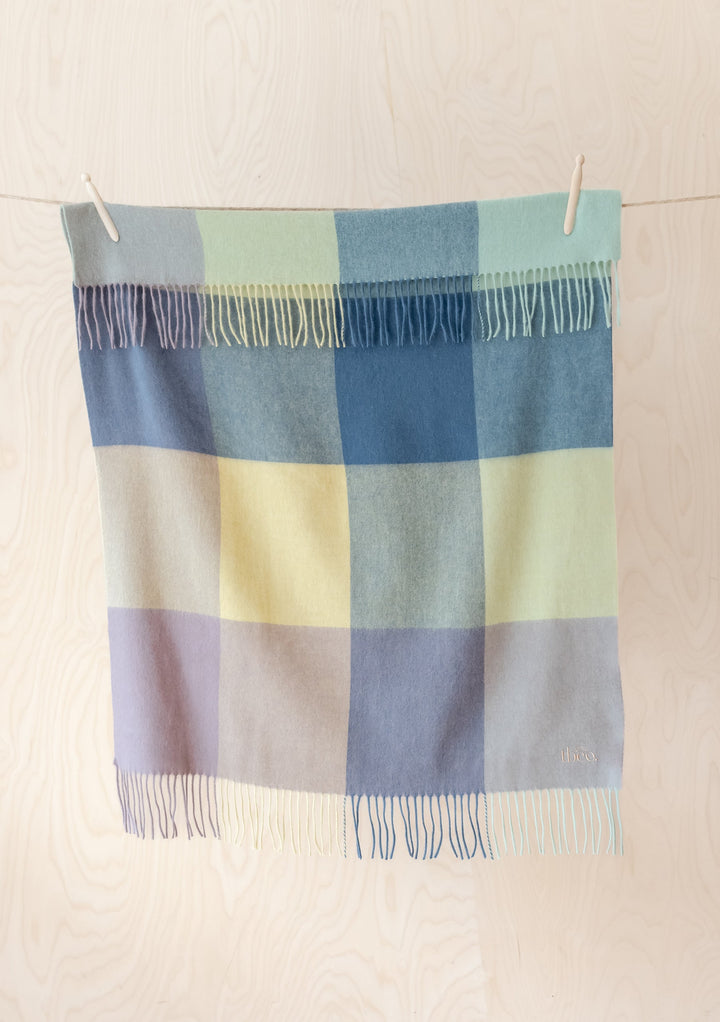 Couverture pour bébé en laine d'agneau à carreaux ardoise