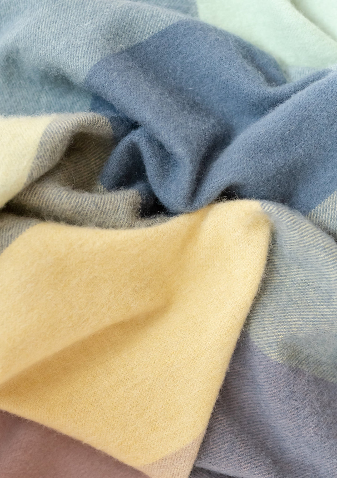 Couverture pour bébé en laine d'agneau à carreaux ardoise