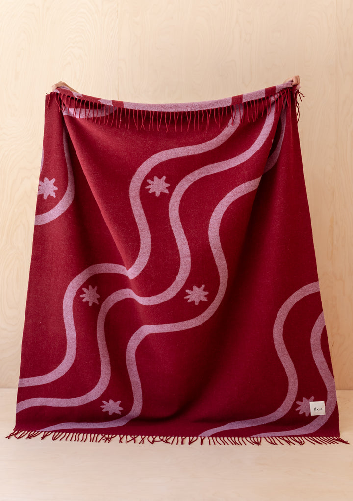 Lammwolldecke in rotem Wellen-Jacquard 