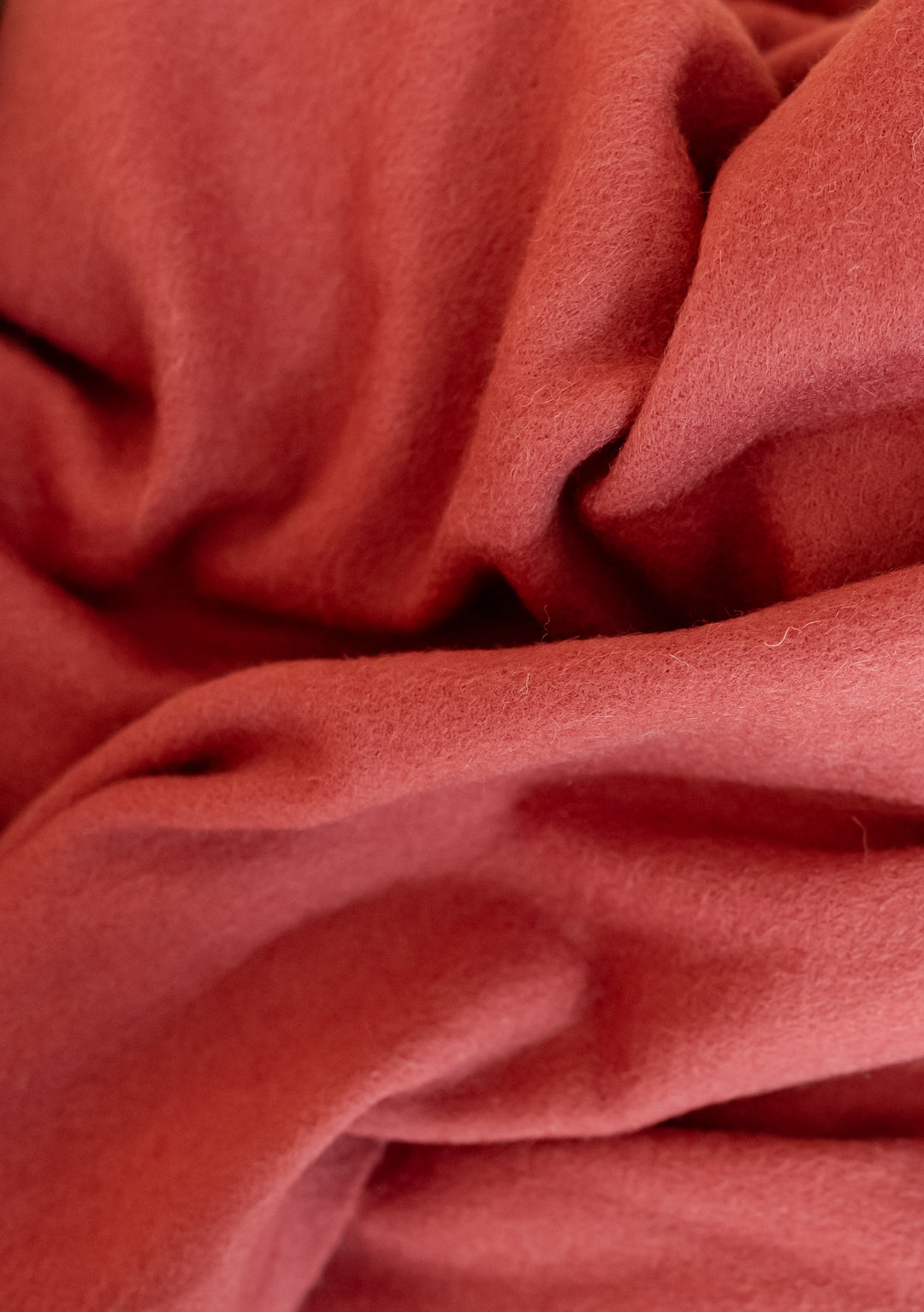 Lambswool Blanket in Mulberry