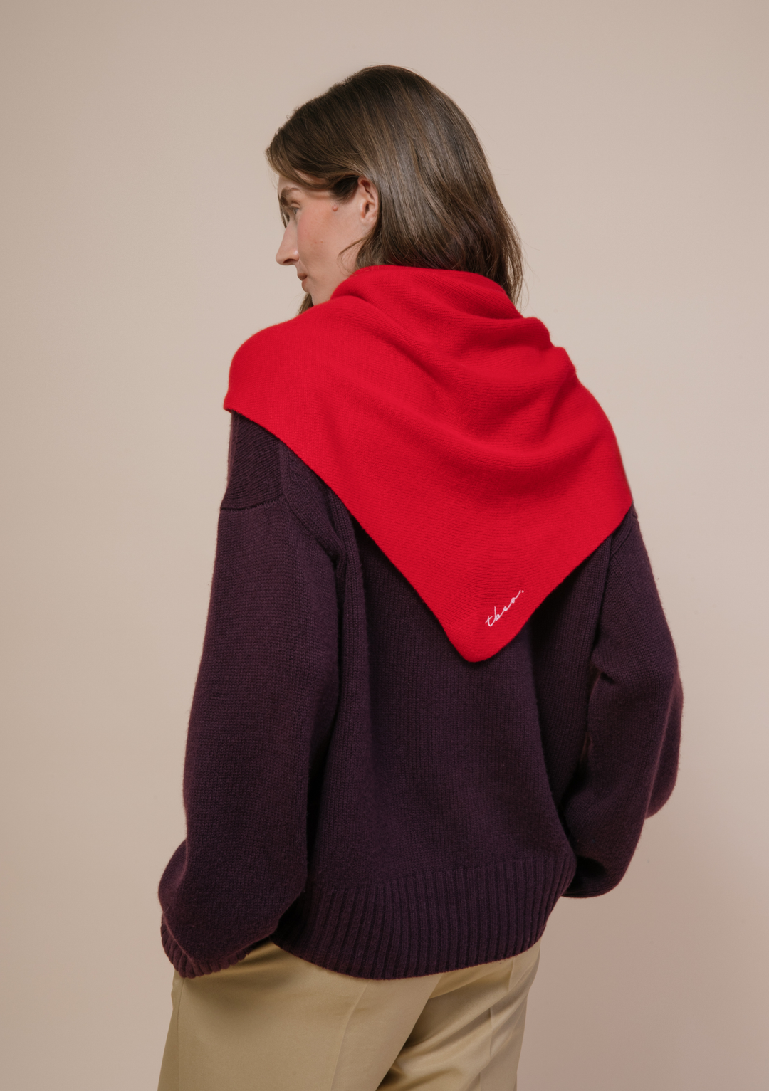 Großer Merino-Dreiecksschal mit roten Streifen 