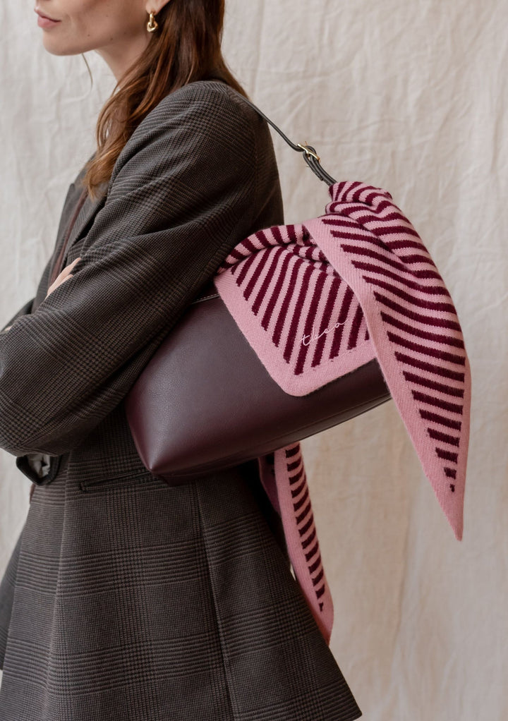 Écharpe triangulaire en laine mérinos à rayures roses