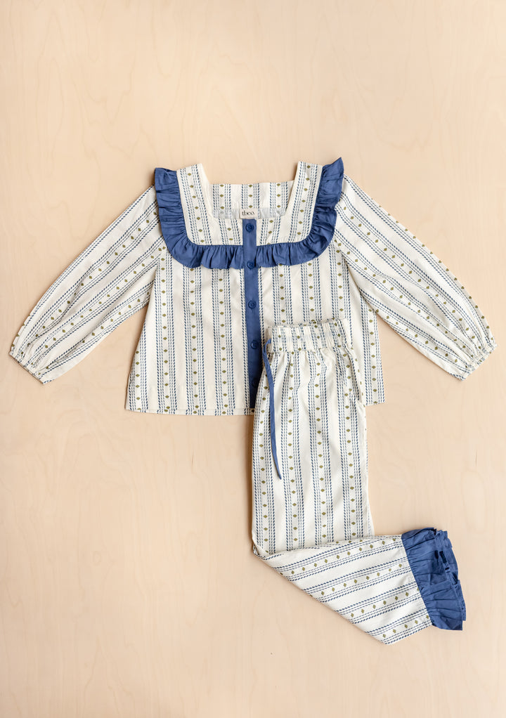 Baumwollpyjama mit marineblauem Blümchenmuster 