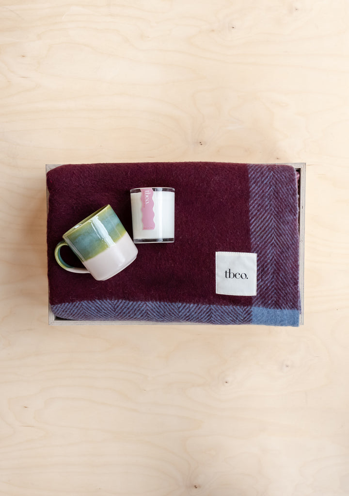 Fertige Kuscheldecke als Geschenkbox