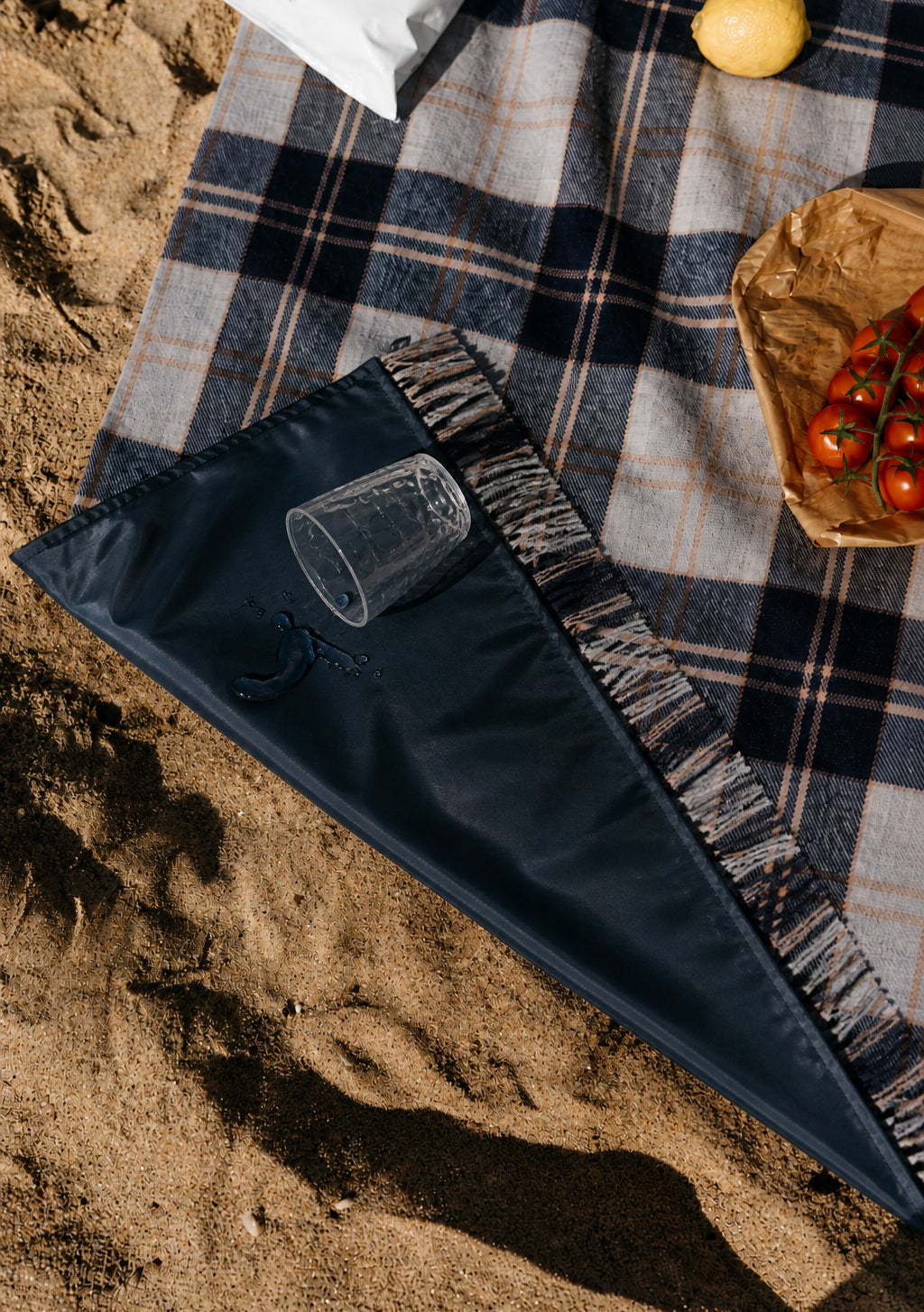 Couverture de pique-nique en laine recyclée en tartan argenté Bannockbane 