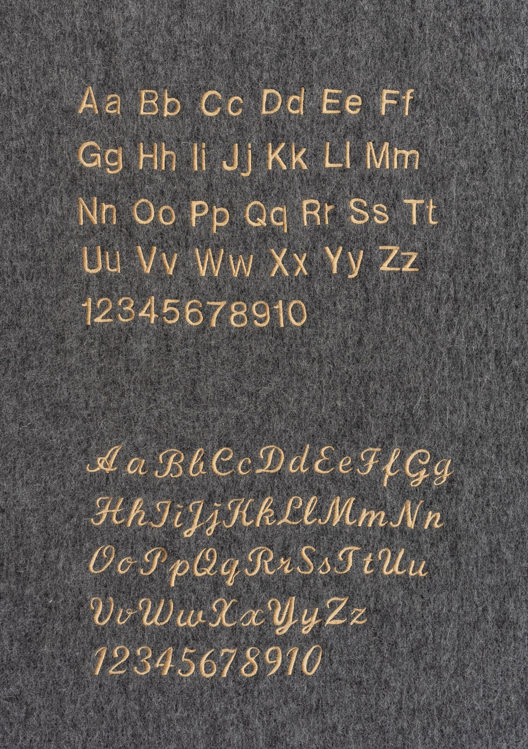 Babydecke aus Lammwolle im Zirkus-Jacquard 