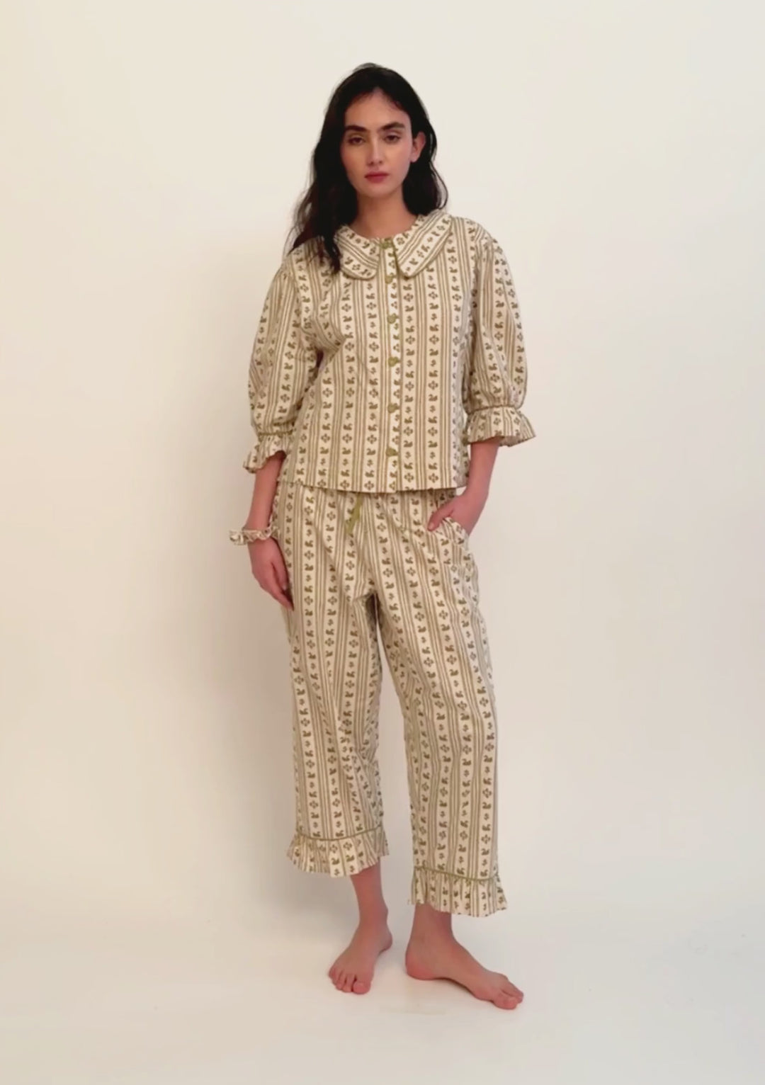 Cropped Cotton Pyjamas in Olive Swan