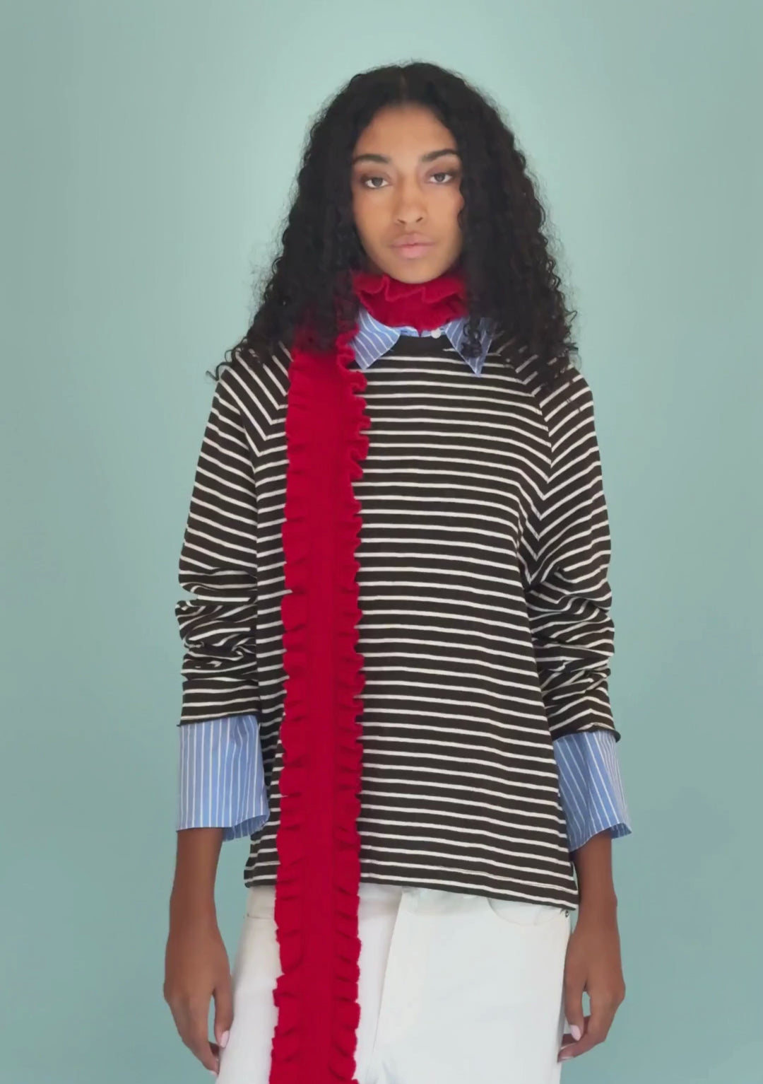 Écharpe fine en laine mérinos rouge à volants